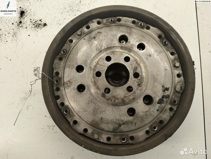 Маховик 027105273D на Volkswagen Golf-4