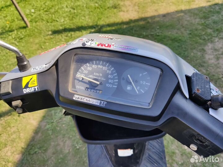 Suzuki address v100