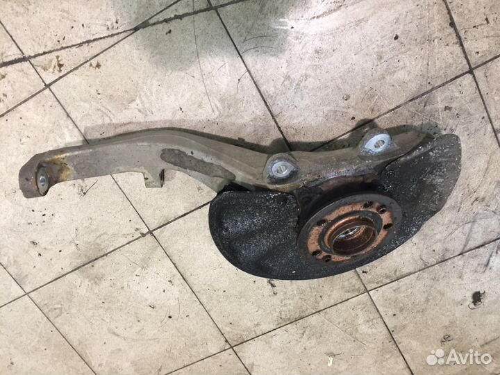 Кулак поворотный Мерседес 166 GL ML GLE GLS