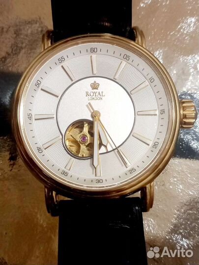 Часы Royal London