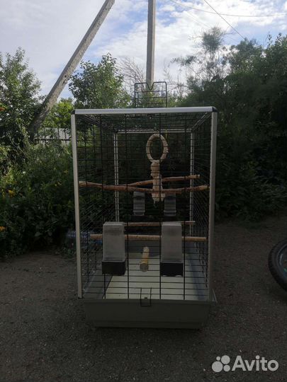 Продам клетку для попугаев 9000