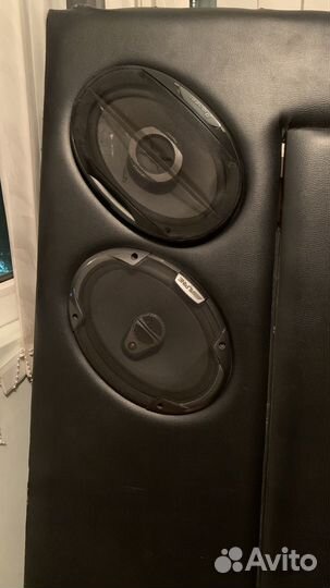 Полка с музыкой