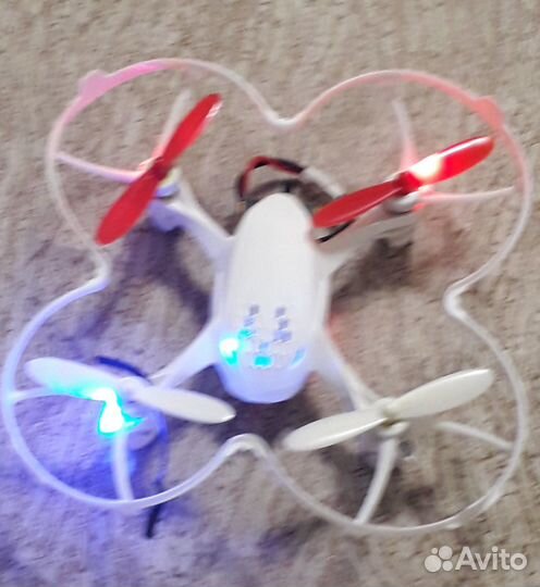 Квадрокоптер Hubsan X4 H107D FPV и жк-дисплеем