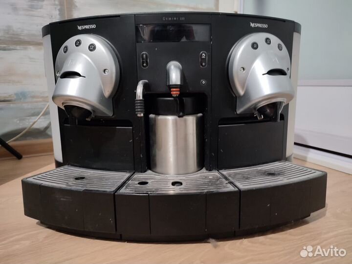 Кофемашина Nespresso капсульная