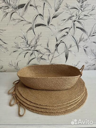 Корзинка и сервировочные салфетки из джута