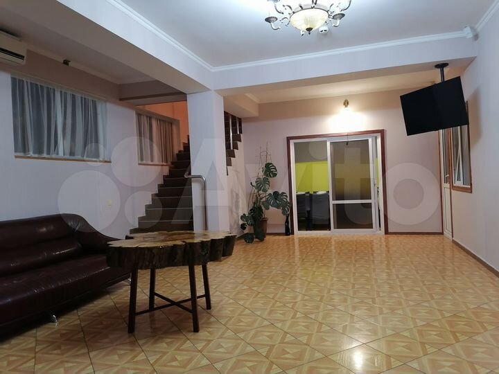 Дом 300 м² на участке 20 сот.