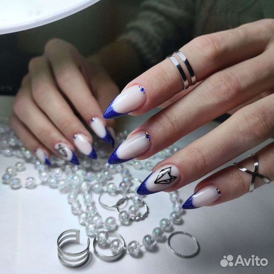 Наращивание ногтей, педикюр, маникюр