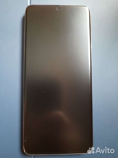 Телефон Samsung galaxy S20