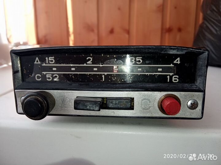 Автомобильный радиоприёмник