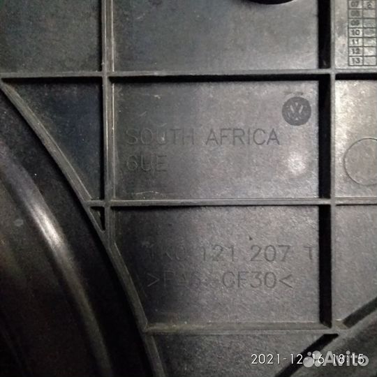 Диффузор радиатора Volkswagen Golf 5 1K5 BLG 2007