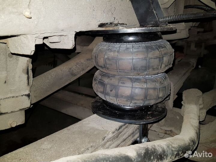 Пневмоподвеска Isuzu NQR 75, ELF 7.5 передняя ось