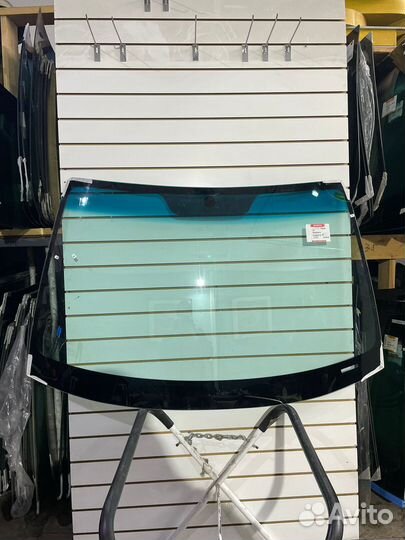 Лобовое стекло Форд Фьюжн