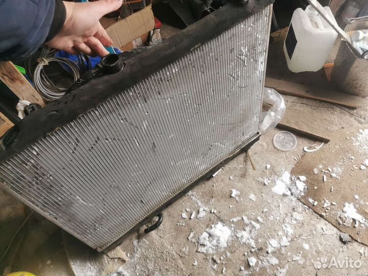 Радиатор охлаждения с диффузором паджеро 4