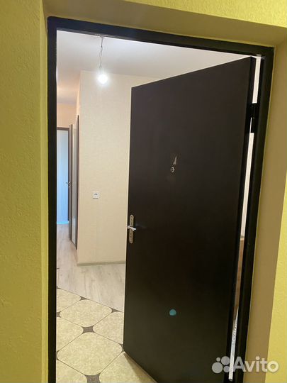 Дверь входная металлическая от застройщика