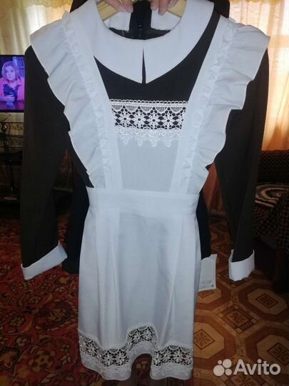 Туфли для девочки 35 размера. Платья школьные