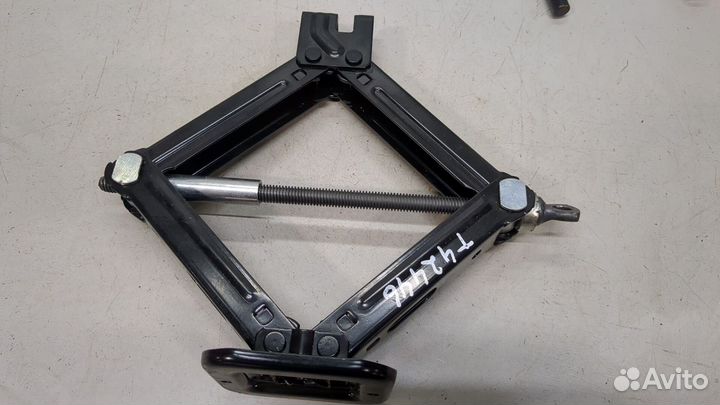 Домкрат Hyundai i30, 2011