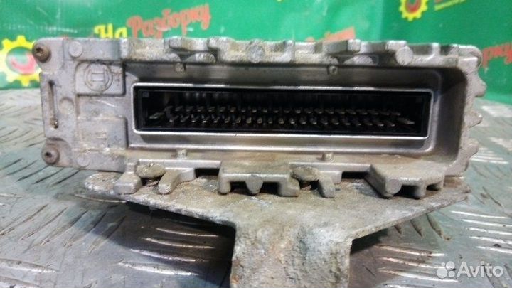 Блок управления двигателем Volkswagen Passat B4