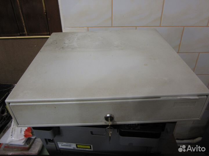 Ящик для денег