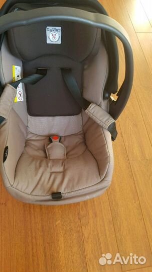 Автомобильное кресло