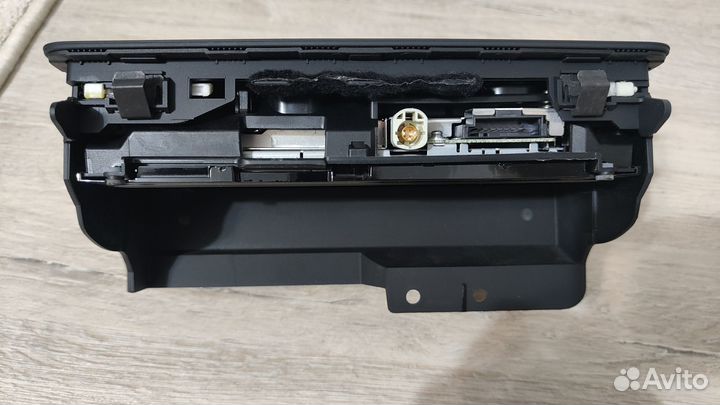 Экран магнитолы Audi Q3 2016