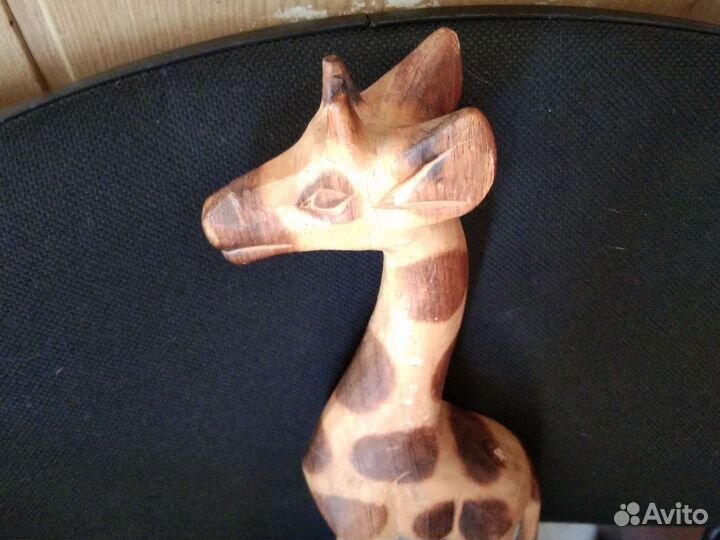 Жираф. дерево