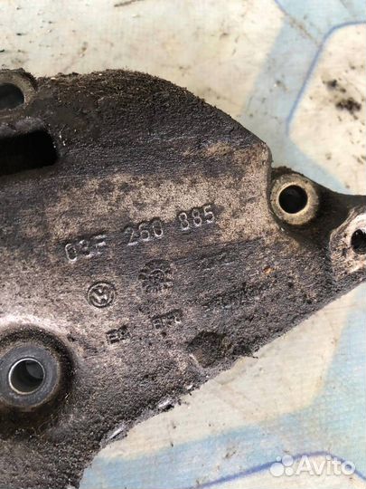 Кронштейн компрессора кондиционера 03F260885