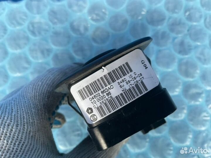 Блок управления стеклоподъемниками передний левый