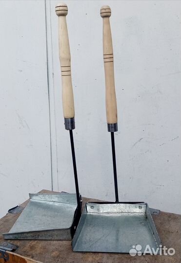 Совок и кочерга. Уличный совок для мусора