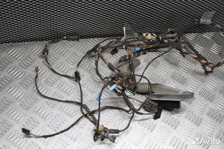 Проводка двери передней правой BMW X5 E70