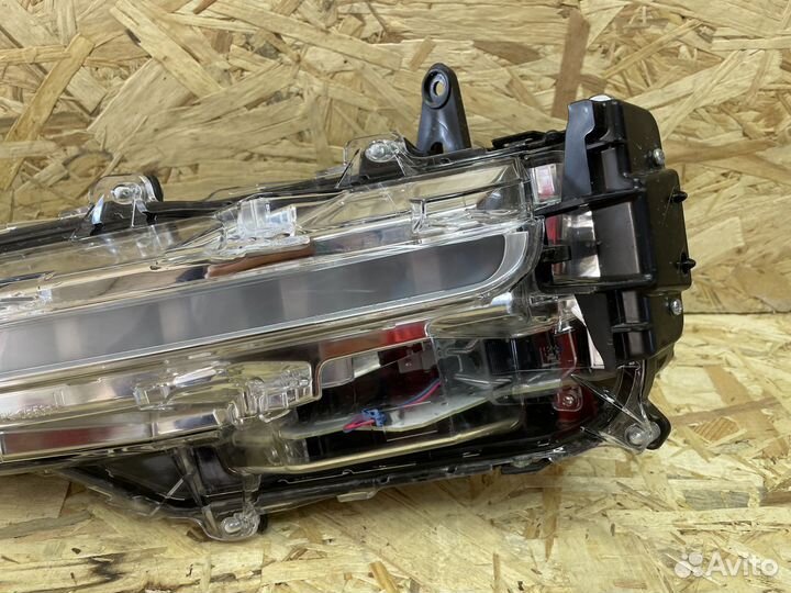 Указатель поворота, левый Toyota Fortuner 2