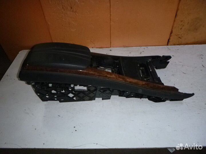 Подлокотник BMW X5 E70 2007
