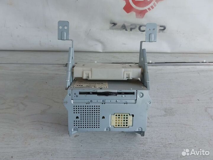 Nissan Patrol Y62 Магнитола