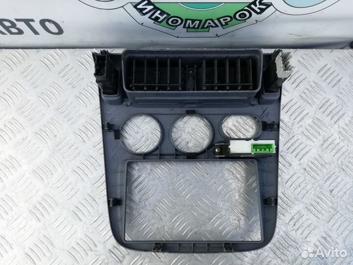 Рамка магнитолы Honda HR-V 3D 1999г