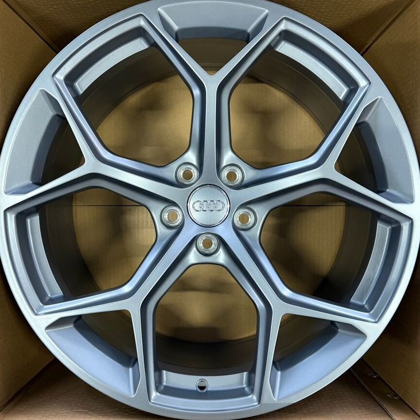 Литые диски Audi 9.5×R22 5×112