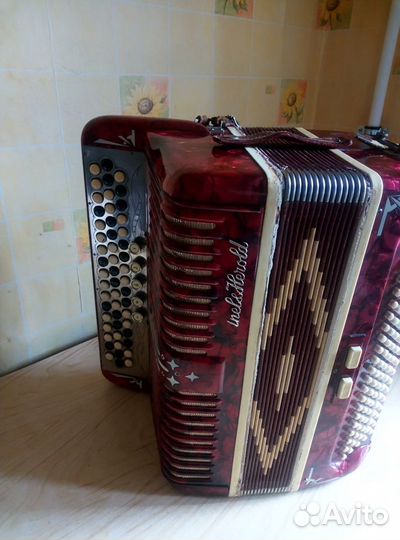 Баяны, аккордеоны