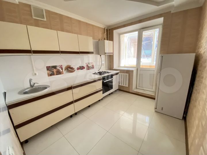 2-к. квартира, 60 м², 3/12 эт.