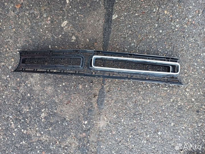 Решетка Dodge challenger верхняя