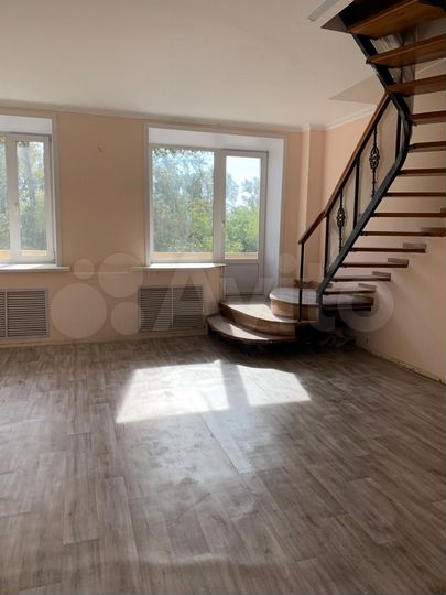 Свободного назначения, 608 м²