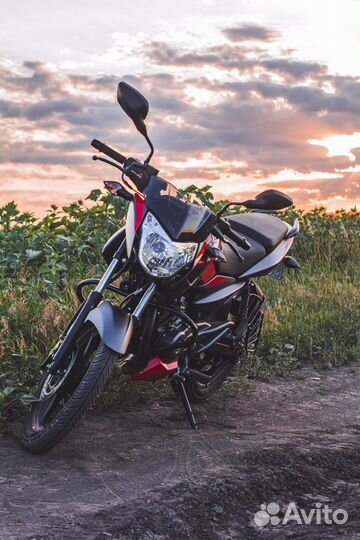 Bajaj pulsar NS 125 на прямотоке