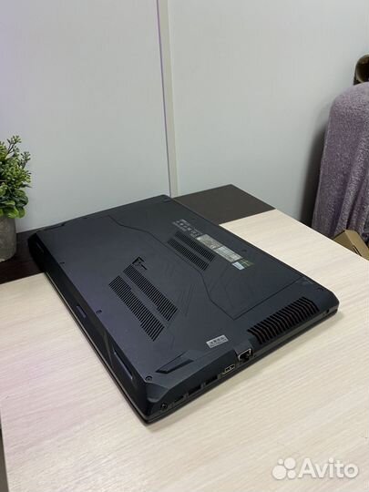 Игровой asus GTX 1050/core I5/SSD/8 озу