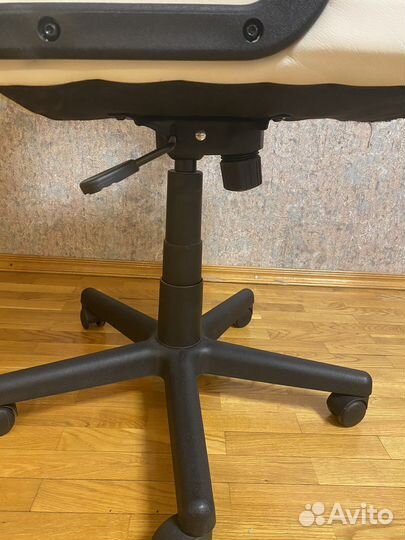 Компьютерное кресло