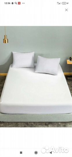 Простыни на резинке белого цвета