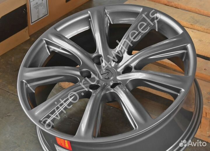 Диски на Infiniti QX56 R22