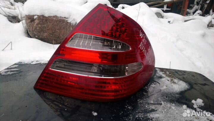 Правый фонарь на мерседес W211 avangard