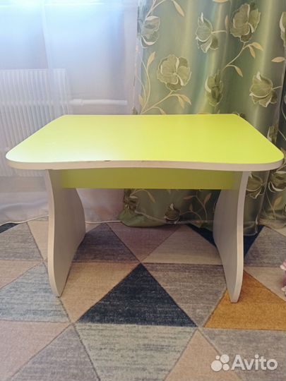 Детский стол и стульчик