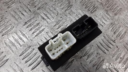 Блок управления subaru tribeca B9 (83F06NC05)