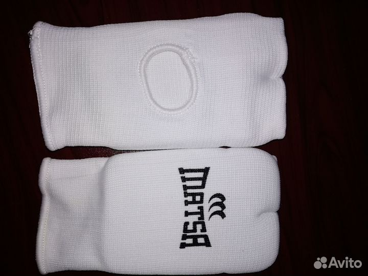 Щитки на кисти рук