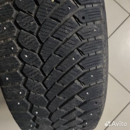Gislaved Nord Frost 200 235/55 R17 103T