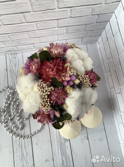 Букет из стабилизированных растений и сухоцветов