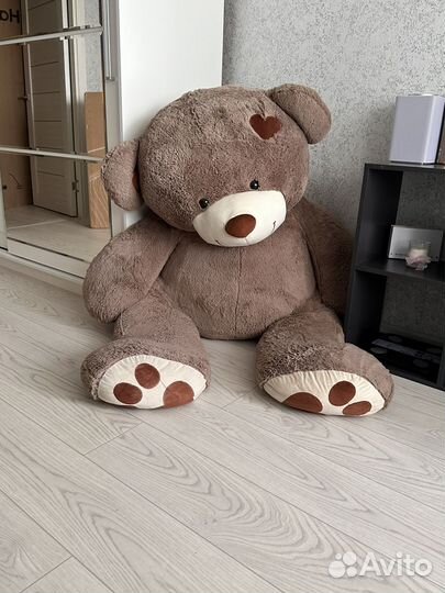 Большой мягкий медведь